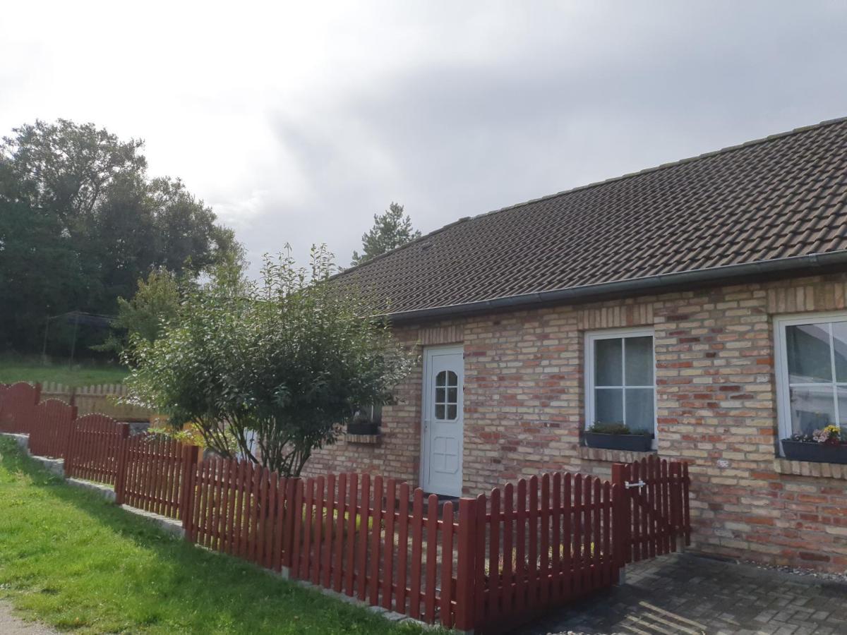 Ferienwohnungen Ruegen-Glueck Lohme Exterior photo
